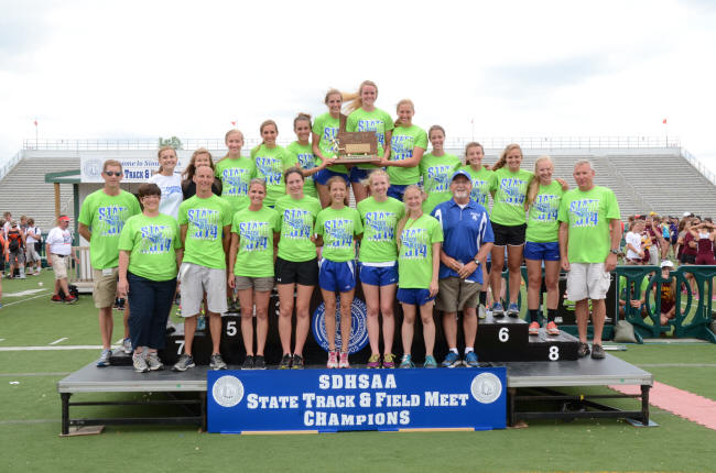 2014 State Track A Girls Champs StThomasMore.JPG (5477832 bytes)
